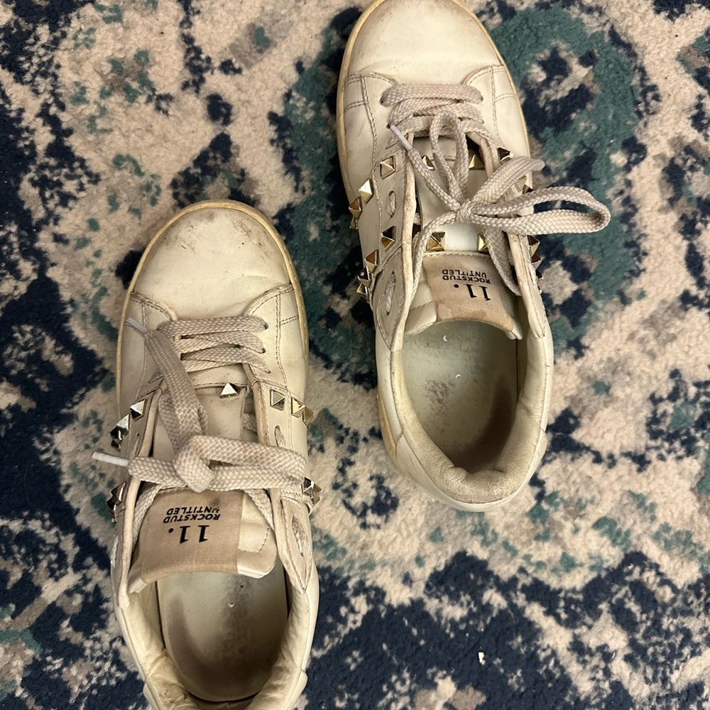 Valentino Garavani Rockstud Sneakers! - Picture 3 of 8